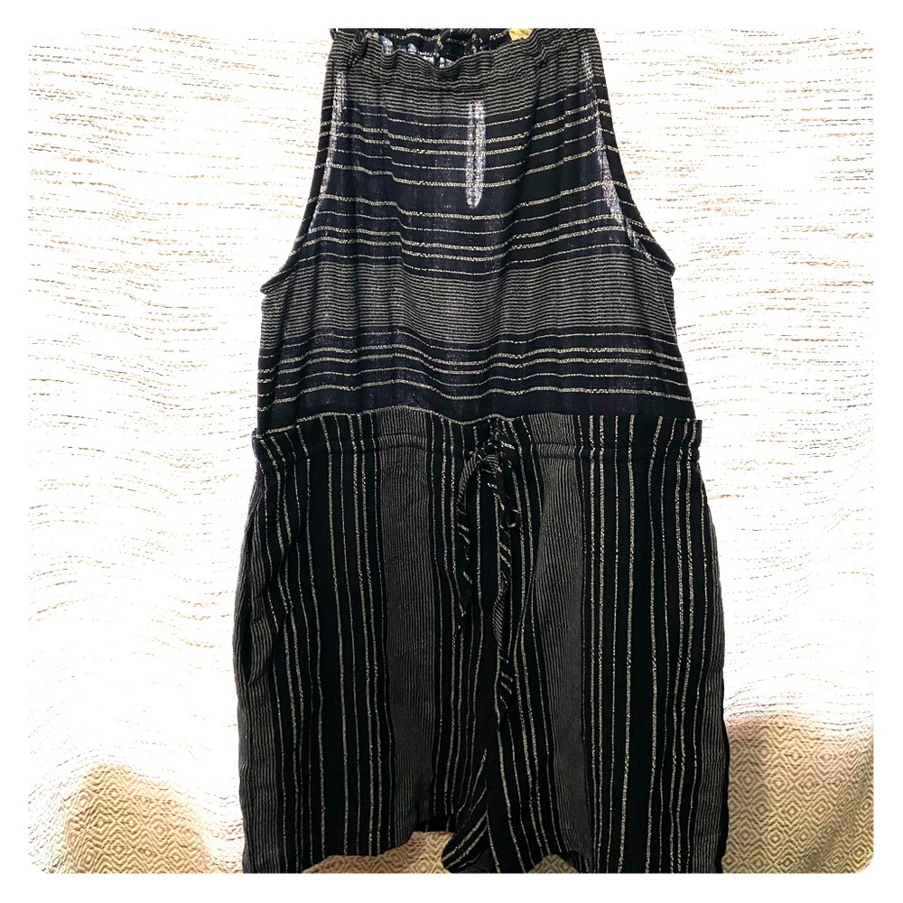 Entro Stripped Navy Blue Romper sz: small